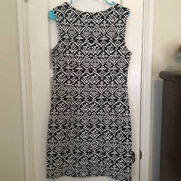 Patterned Tank Dress - Picture 3 of 4